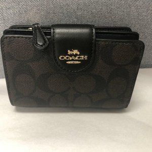 Coach Signature Canvas Medium Corner Zip Wallet Brown/Black NWT MSRP 178.00